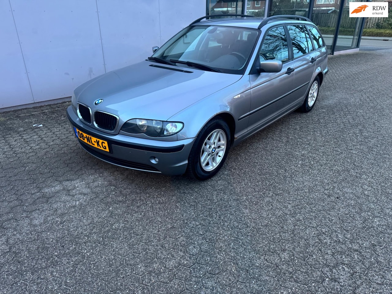 BMW 3-serie Touring - 316i Black&Silver II - AutoWereld.nl