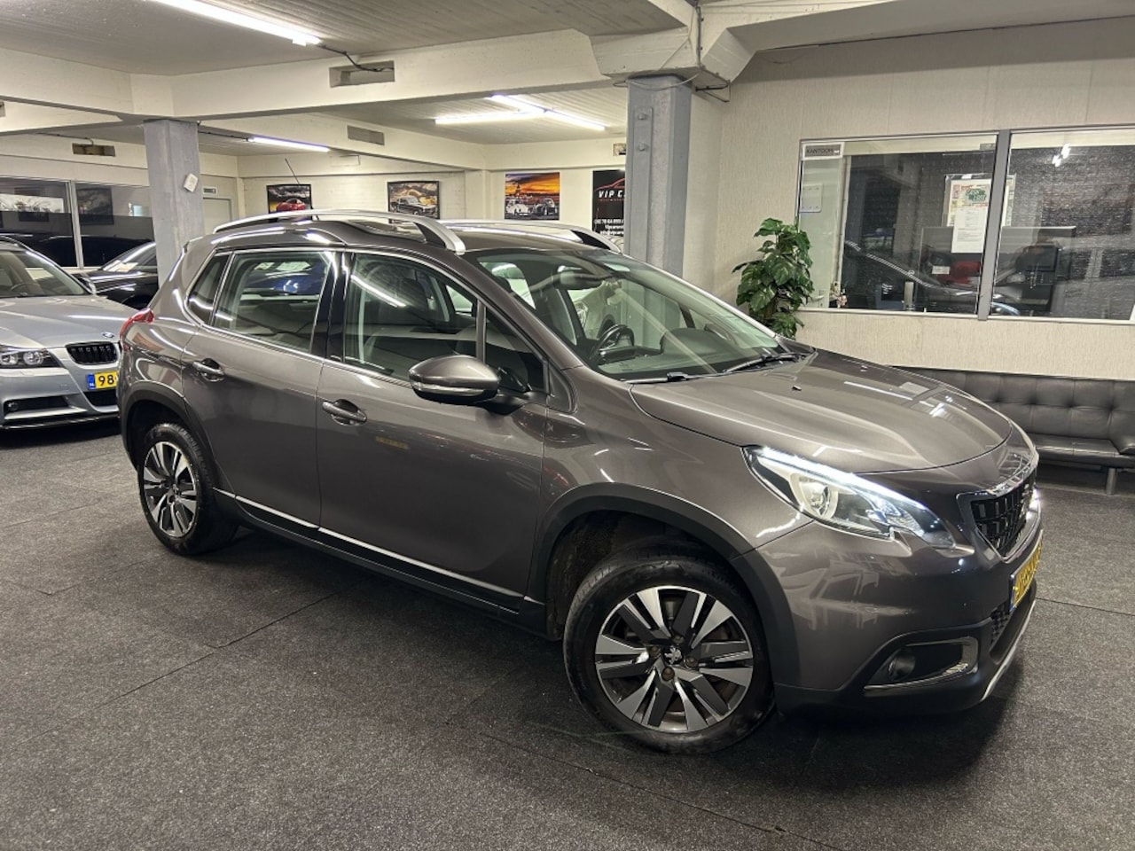 Peugeot 2008 - 1.2 PureTech Allure*Leder*Clima*Facelift*2016* - AutoWereld.nl