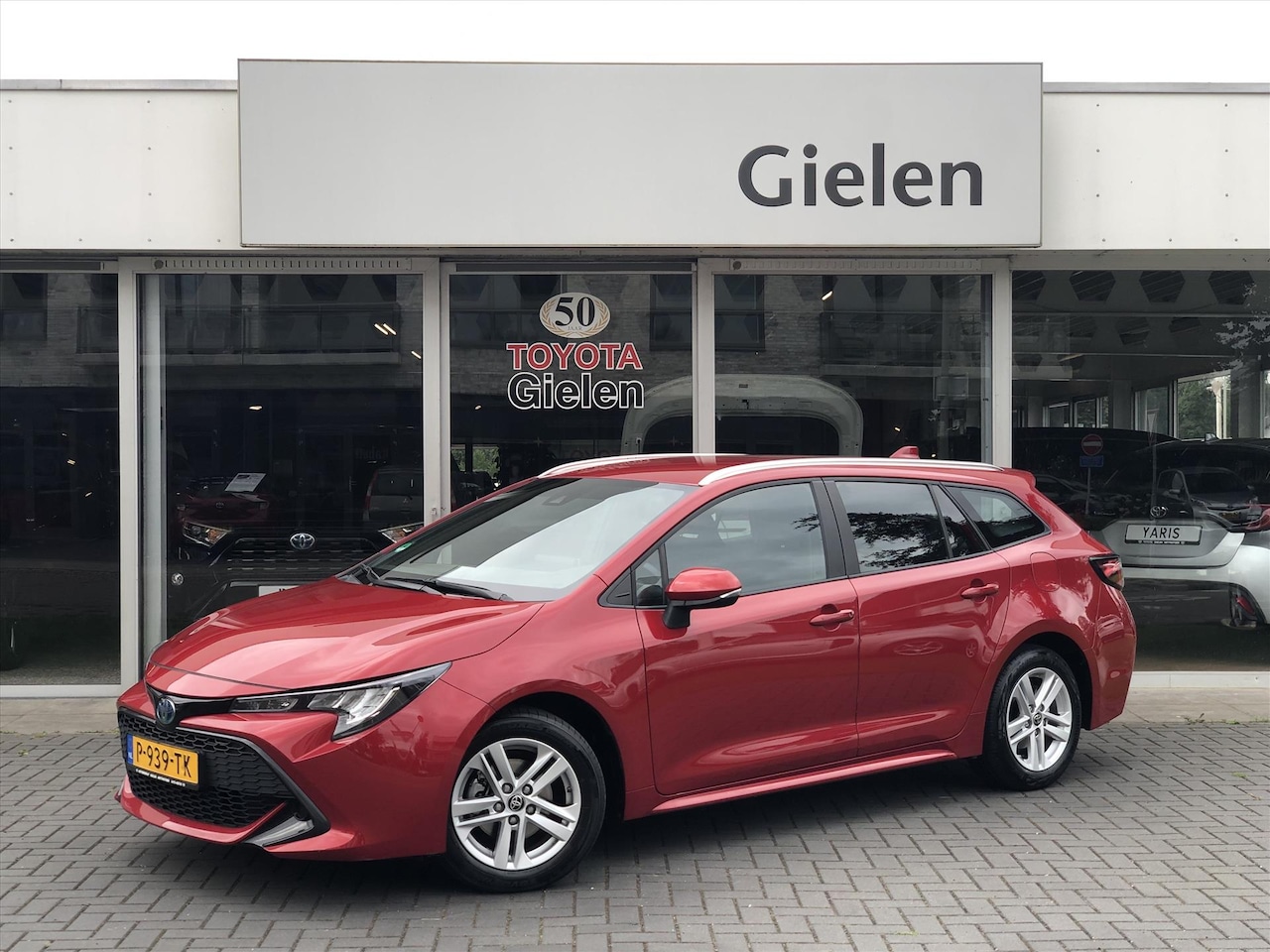 Toyota Corolla Touring Sports - 1.8 Hybrid Active | Eerste eigenaar, Apple Carplay/Android Auto, Parkeercamera, Lichtmetal - AutoWereld.nl