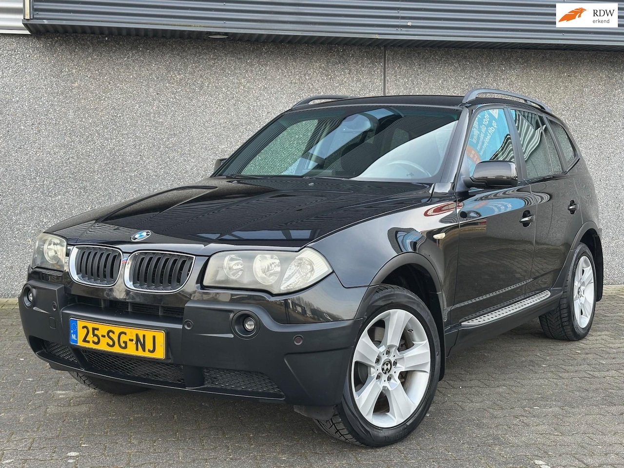 BMW X3 - 2.0i youngtimer Trekhaak Navi Clima Control - AutoWereld.nl