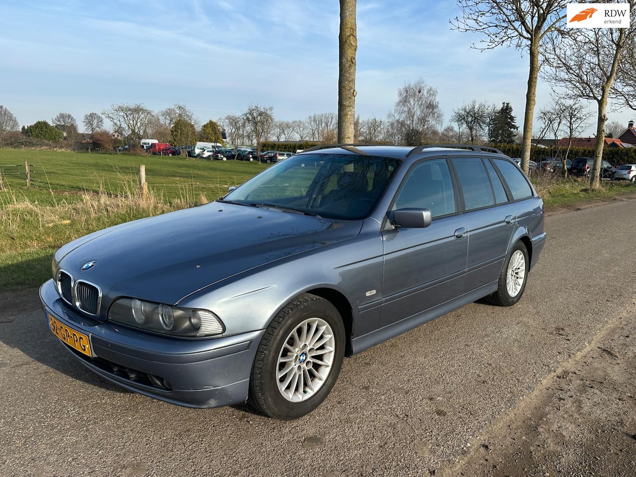 BMW 5-serie Touring - 520i Executive 6-Cylinder Automaat. Nieuwe APK - AutoWereld.nl