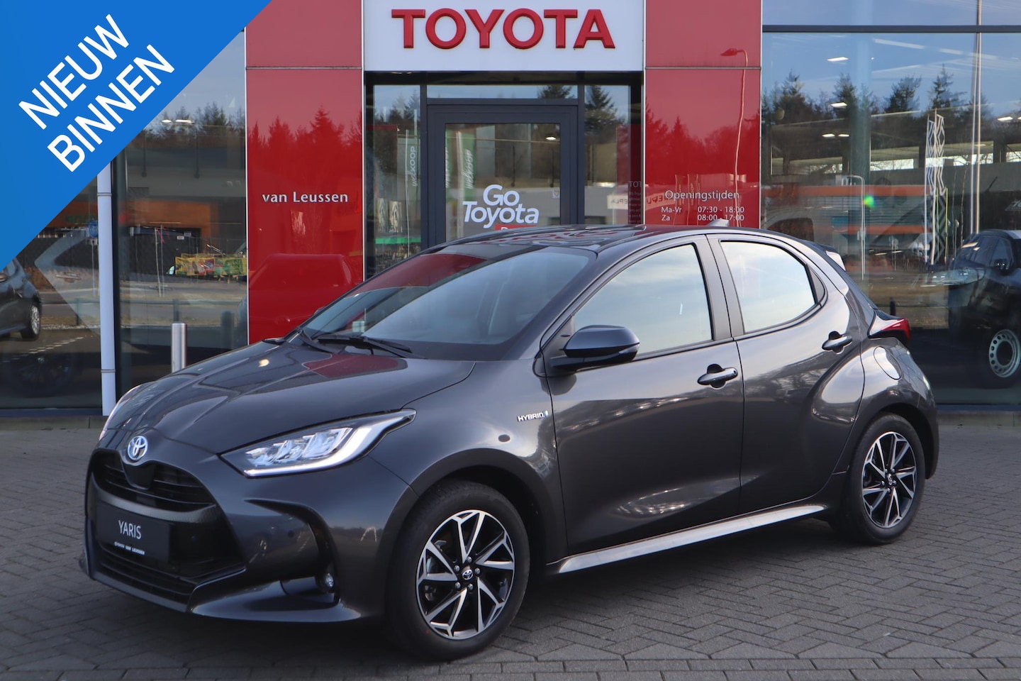 Toyota Yaris - 1.5 Hybrid Dynamic APPLE/ANDROID PARK-SENSOREN. STOELVERWARM AD-CRUISE CAMERA LM-VELGEN - AutoWereld.nl