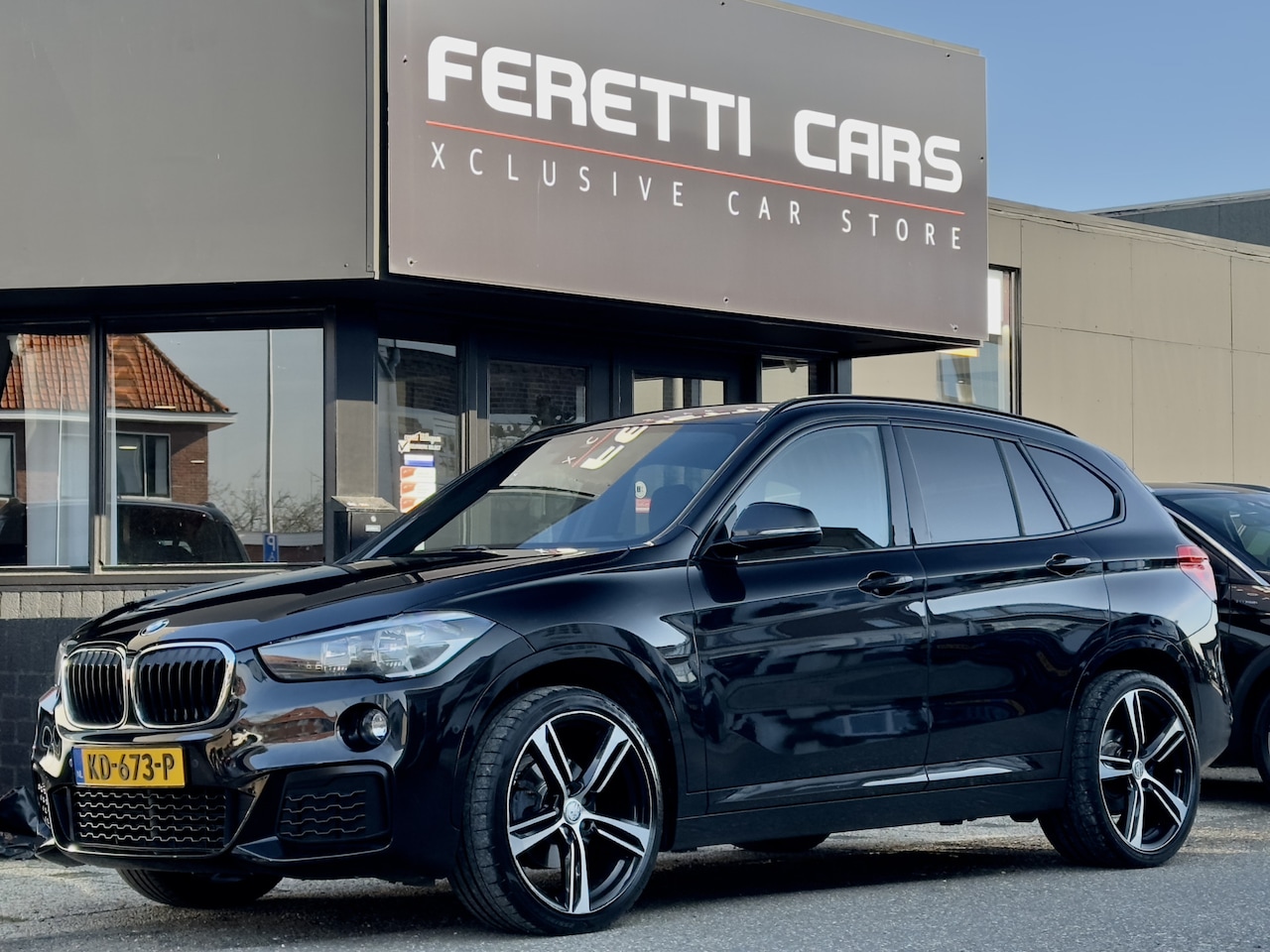 BMW X1 - sDrive18i AUT6 M-SPORT H-EXECUTIVE LEDER NAVI PARK-ASSIST LED 20 INCH-LMV PDC - AutoWereld.nl