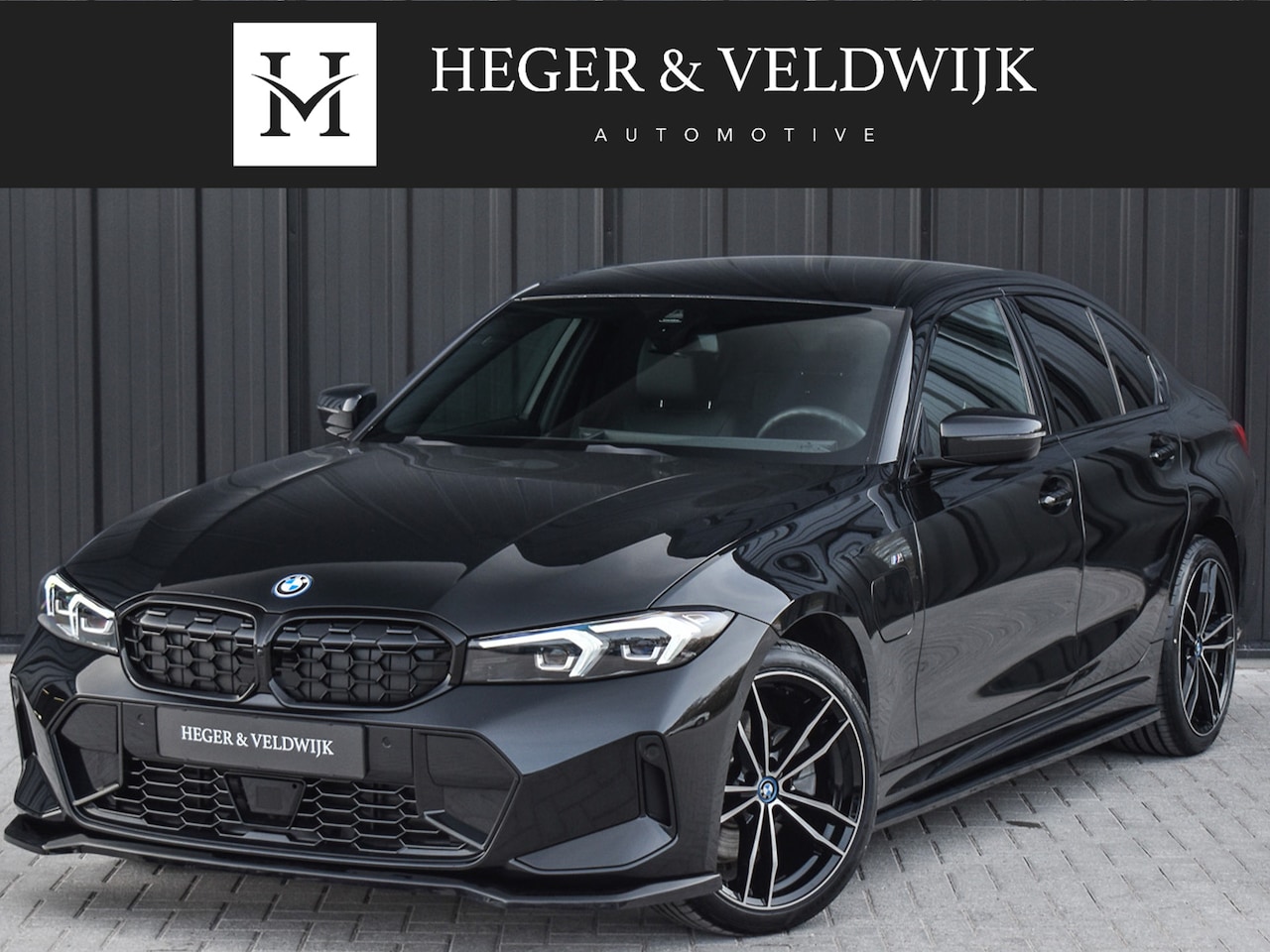 BMW 3-serie - 330e xDRIVE | M-SPORT | TREKHAAK | SPORTSTOELEN | ACTIVE CRUISE CONTROL | CAMERA | LEDEREN - AutoWereld.nl