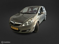 Opel Corsa - 1.4-16V '111' cosmo uitzonderlijke km's