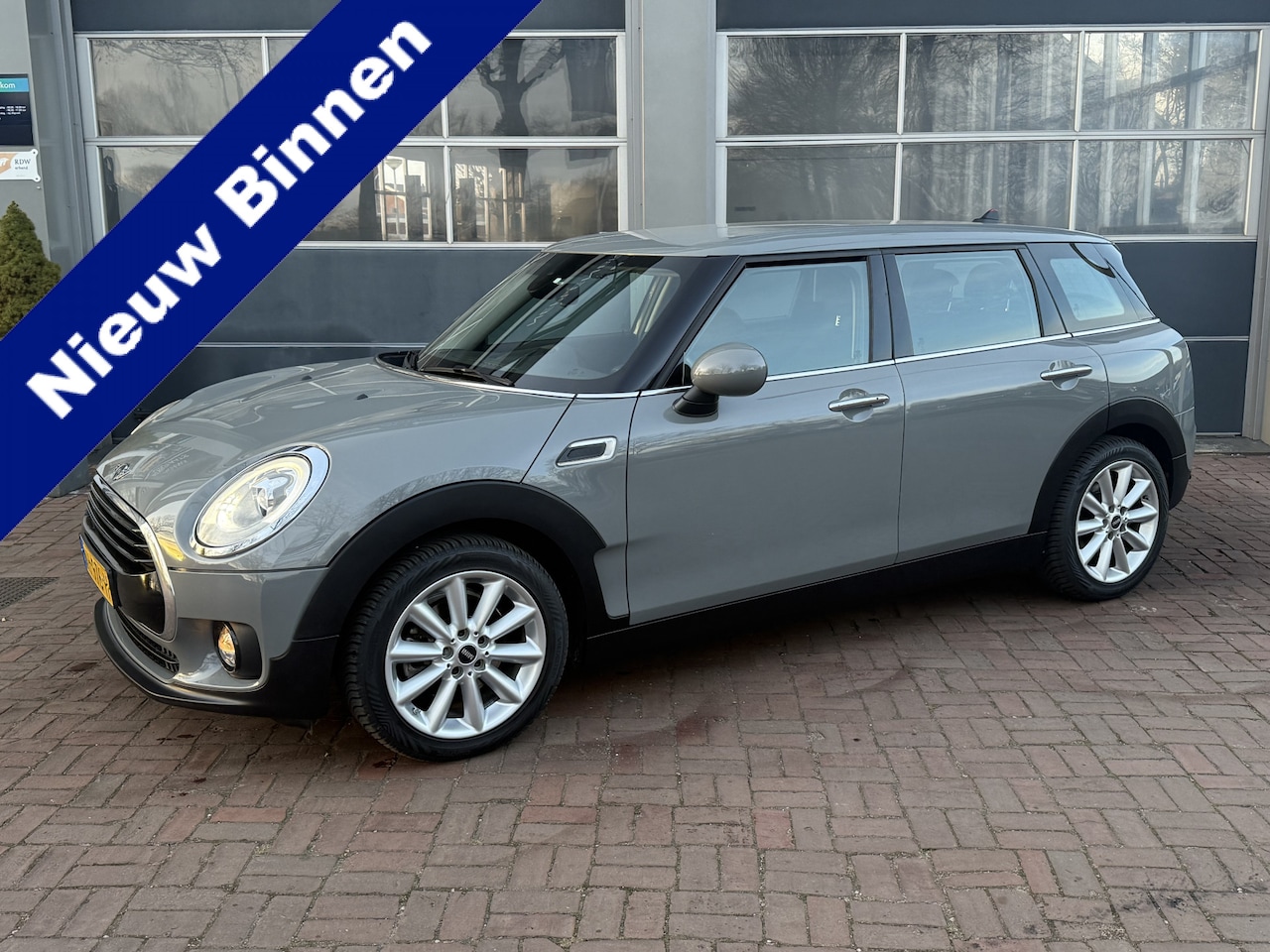 MINI Clubman - Mini 1.5 Cooper Business | Org.NL  03-2017 117.655 KM - AutoWereld.nl