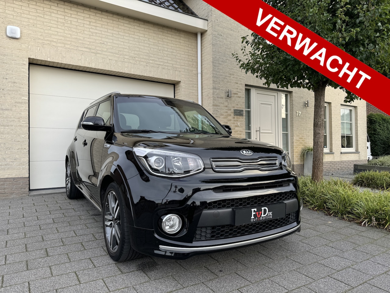 Kia Soul - 1.6 132pk Automaat Navi Clima Keyless JBL Led Carplay Camera 18" Pdc DealerOnderhouden - AutoWereld.nl