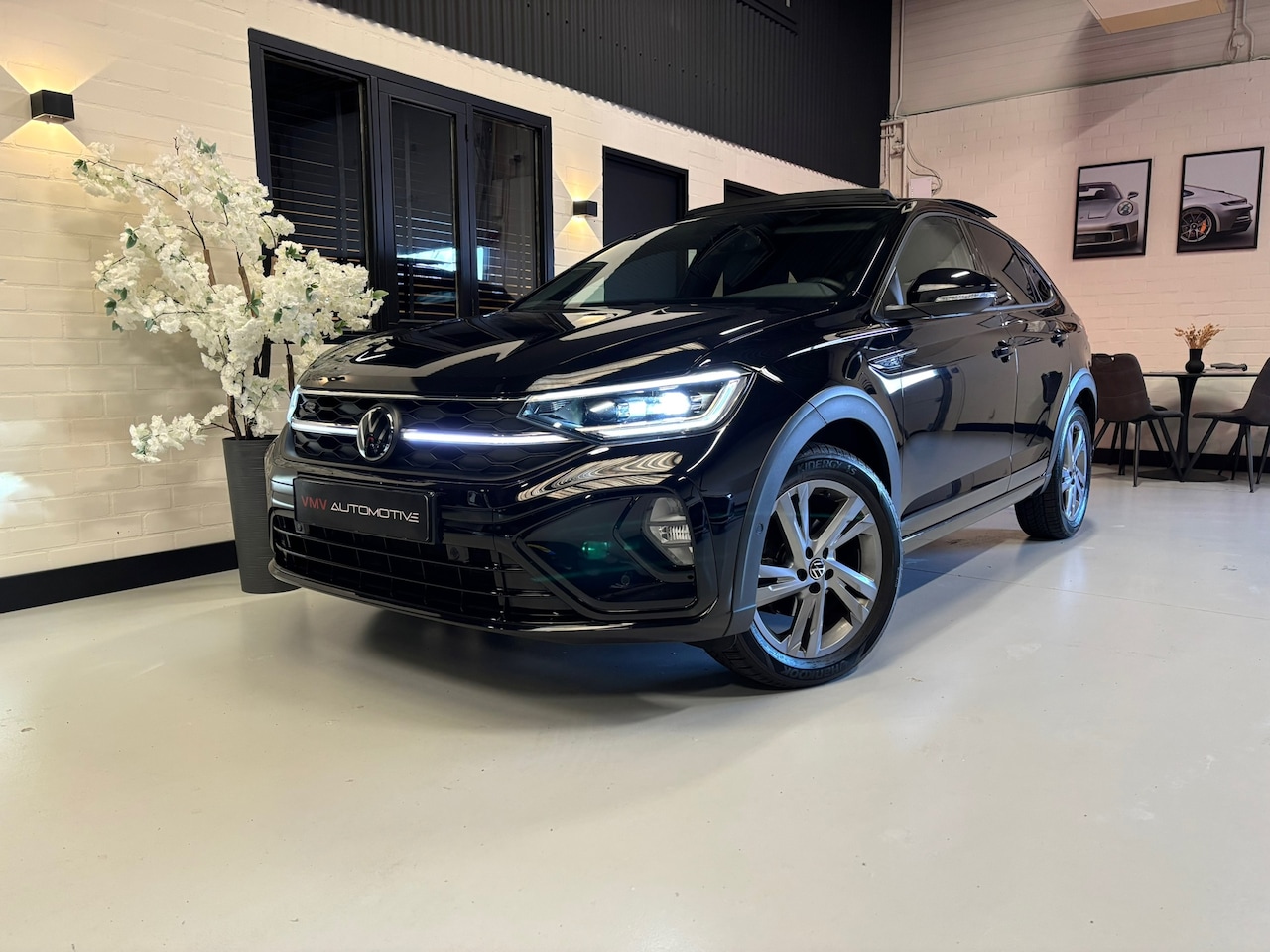 Volkswagen Taigo - 1.5 TSI R-Line Business |Pano|IQ-light|Ledbar|CarPlay|LaneAssist| - AutoWereld.nl