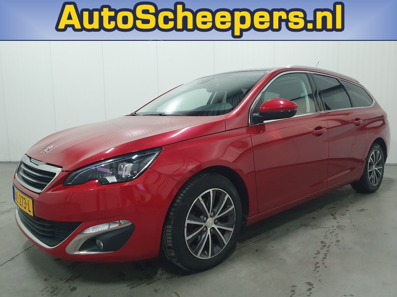 Peugeot 308 SW - 1.2 PureTech Allure PANO/NAVI/LED/CRUISE/CLIMA/LMV - AutoWereld.nl