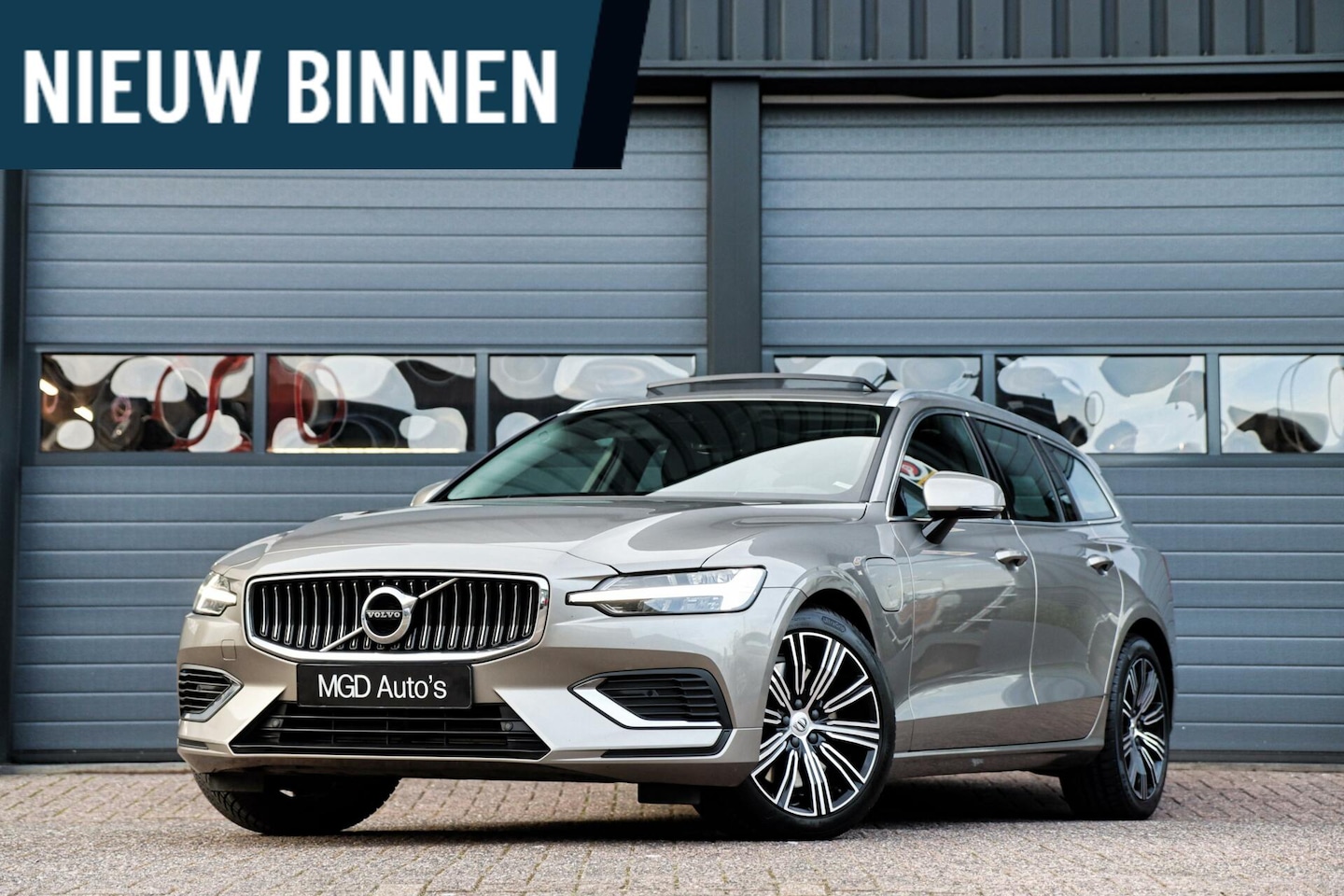 Volvo V90 - 2.0 T8 AWD Inscription /PANODAK/MEMORY/CARPLAY/TREKHAAK/STOELVERW./LEDER! - AutoWereld.nl