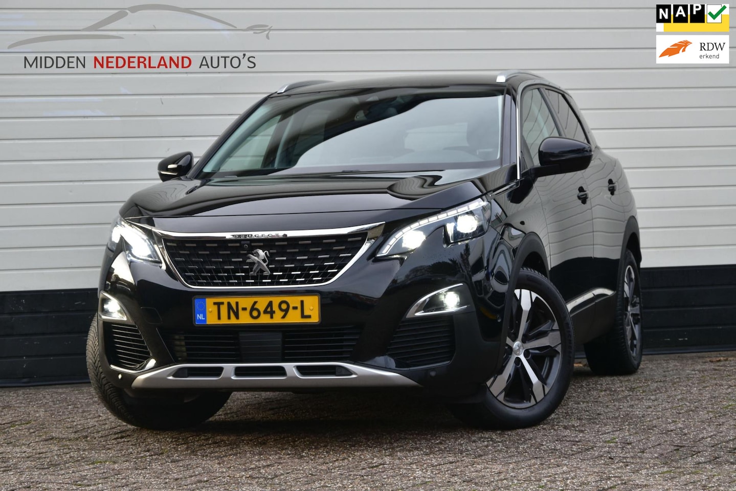 Peugeot 3008 - 1.2 PureTech AGC Première * STOELVERWARMING * CAMERA * PRIVACY GLASS * - AutoWereld.nl