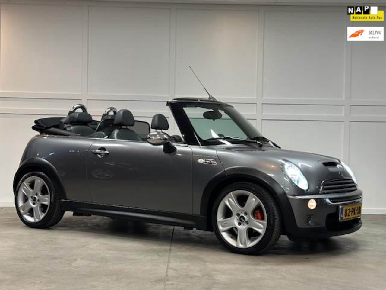 MINI Cabrio - Mini 1.6 Cooper S Chili / NL'se Auto / 166 DKM NaP / Xenon / Leer / PDC - AutoWereld.nl