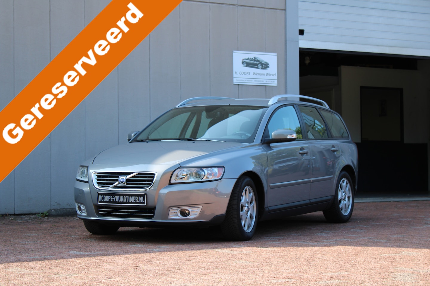 Volvo V50 - 2.4 Momentum AUTOMAAT YOUNGTIMER incl. 21% BTW - AutoWereld.nl