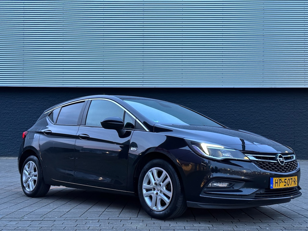 Opel Astra - 1.0 Business+/NAP/Led/Multifunctioneel stuur/PDC V+A - AutoWereld.nl