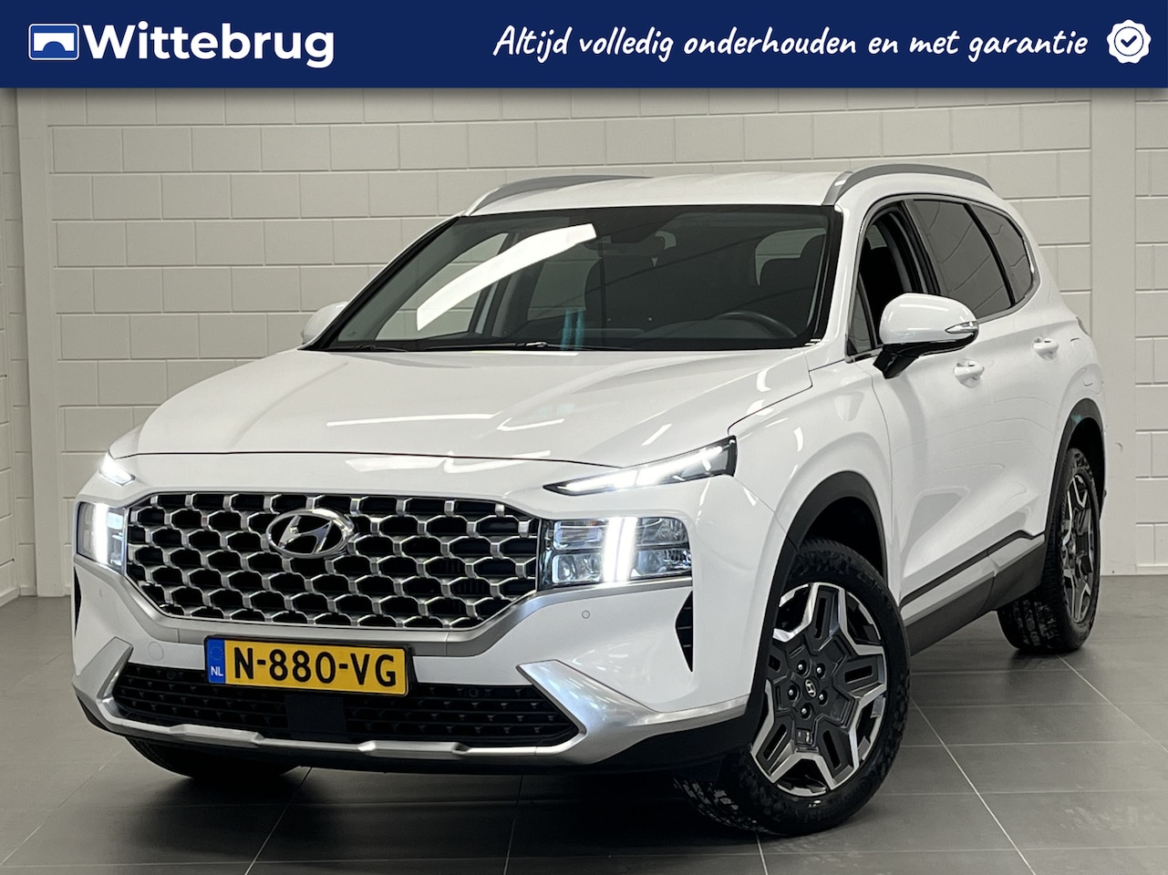 Hyundai Santa Fe - 1.6 T-GDI HEV Comfort Smart 7p. 19 INCH! | LEDER | LED | NAVIGATIE | CLIMATE CONTROL | 7 Z - AutoWereld.nl