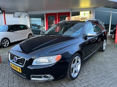 Volvo V70 - 2.0T R-EDITION AUTOMAAT XENON/CLIMA/LEDER