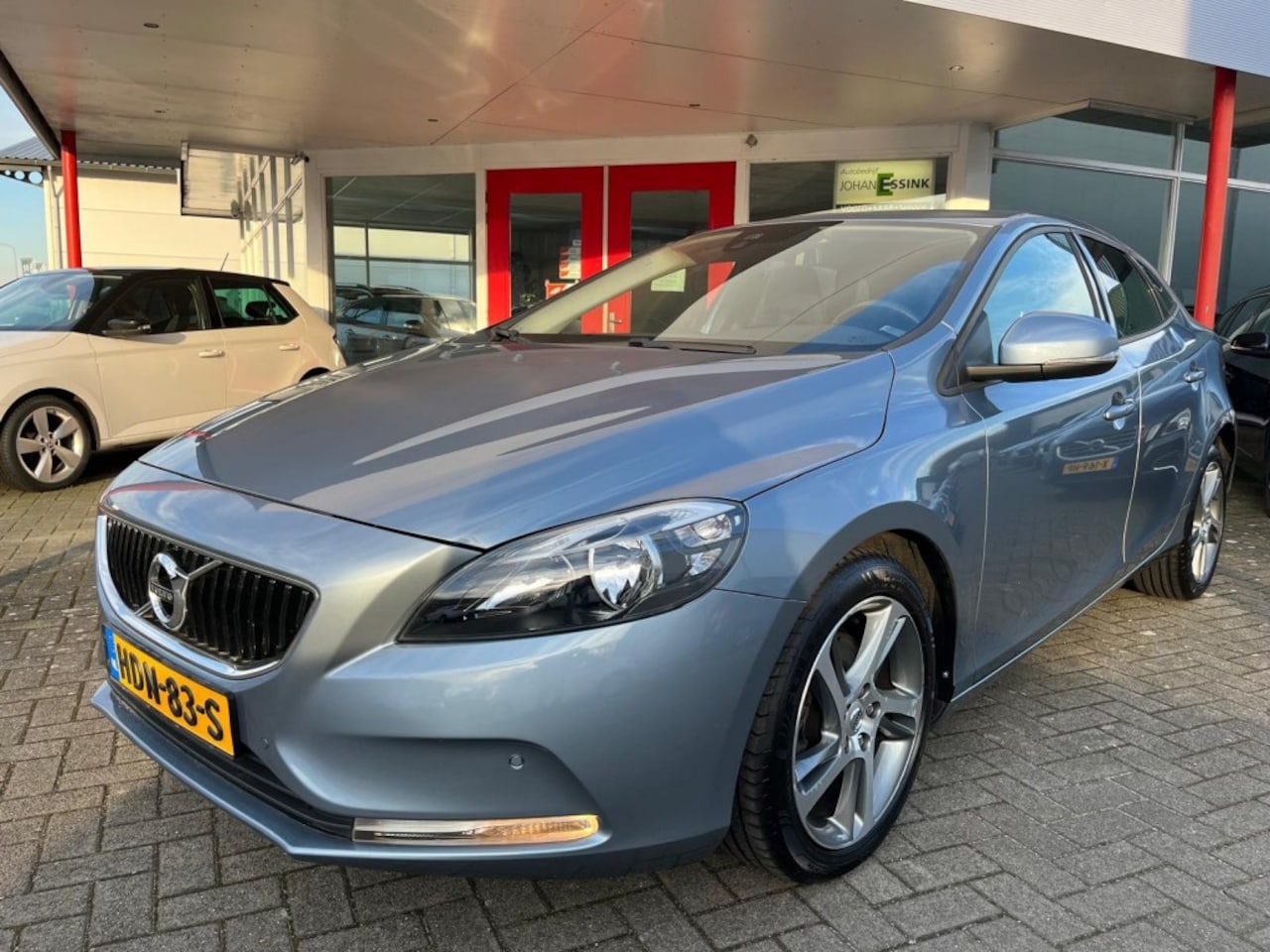 Volvo V40 - 2.0 T2 122PK Dealer onderhouden Achteruitrijcamera - AutoWereld.nl