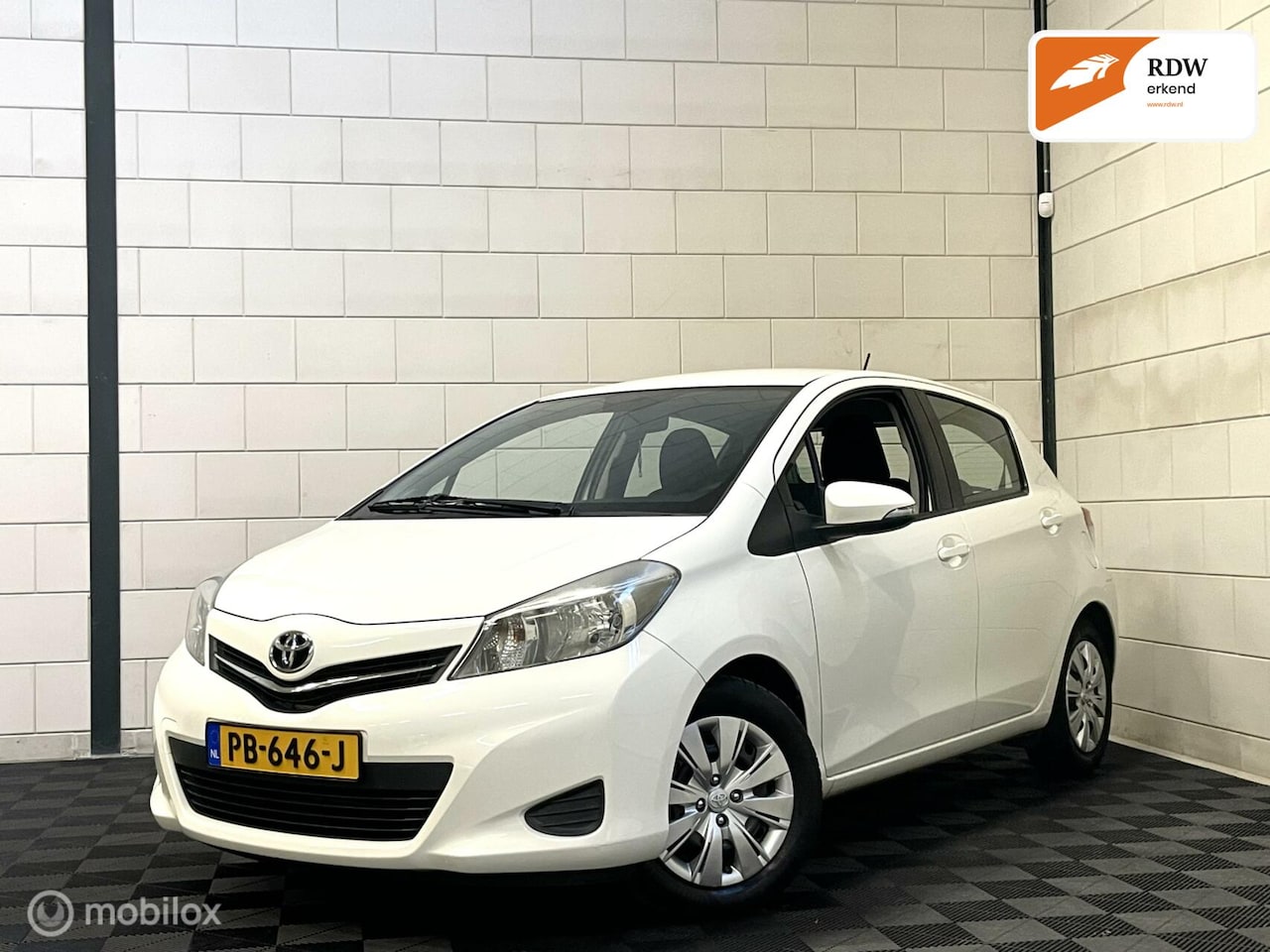 Toyota Yaris - 1.3 VVT-i Dynamic 2eEIGNR! NAVI CAMERA BLUETH - AutoWereld.nl