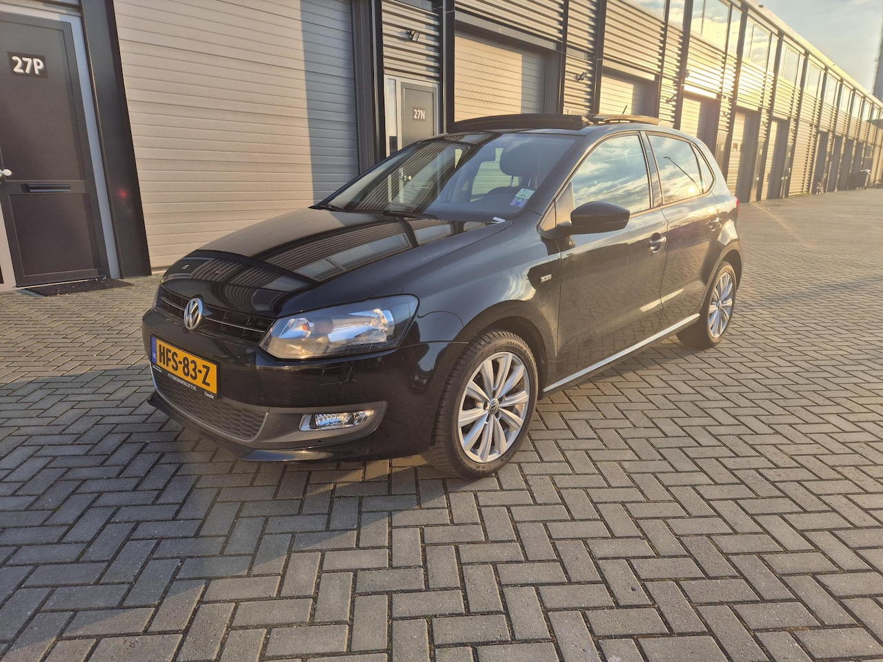 Volkswagen Polo - 1.2 BlueMotion Life Panoramadak*Stoelverwarming*Cruise control* - AutoWereld.nl