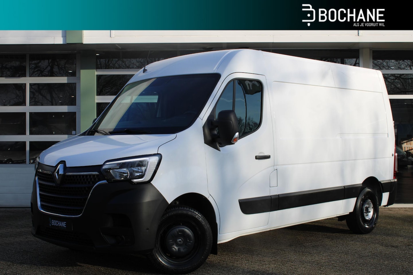 Renault Master - T35 2.3 dCi 135 L2H2 Trekhaak | Navigatiesysteem | Dodehoek detectie | Achterruitrij camer - AutoWereld.nl