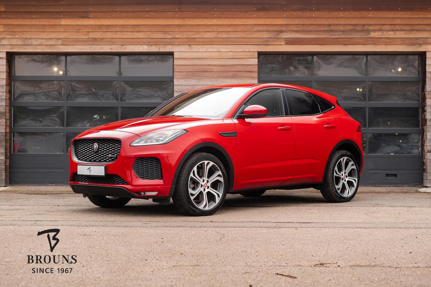 Jaguar E-Pace - 2.0 P250 AWD First Edition R *Meridian-HUD-ACC-360-20" - AutoWereld.nl