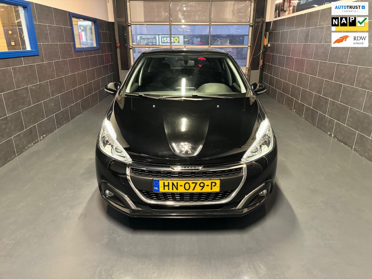 Peugeot 208 - 1.6 BlueHDi - Navi - Cruise - Elektr, Ramen - NAP - AutoWereld.nl