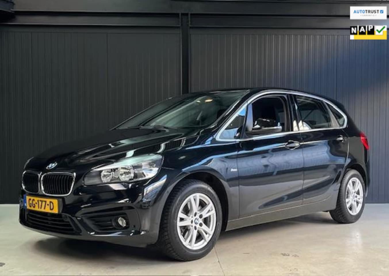 BMW 2-serie Active Tourer - 218i Essential/NL auto/Dealer onderhouden/Navigatie/Automaat - AutoWereld.nl