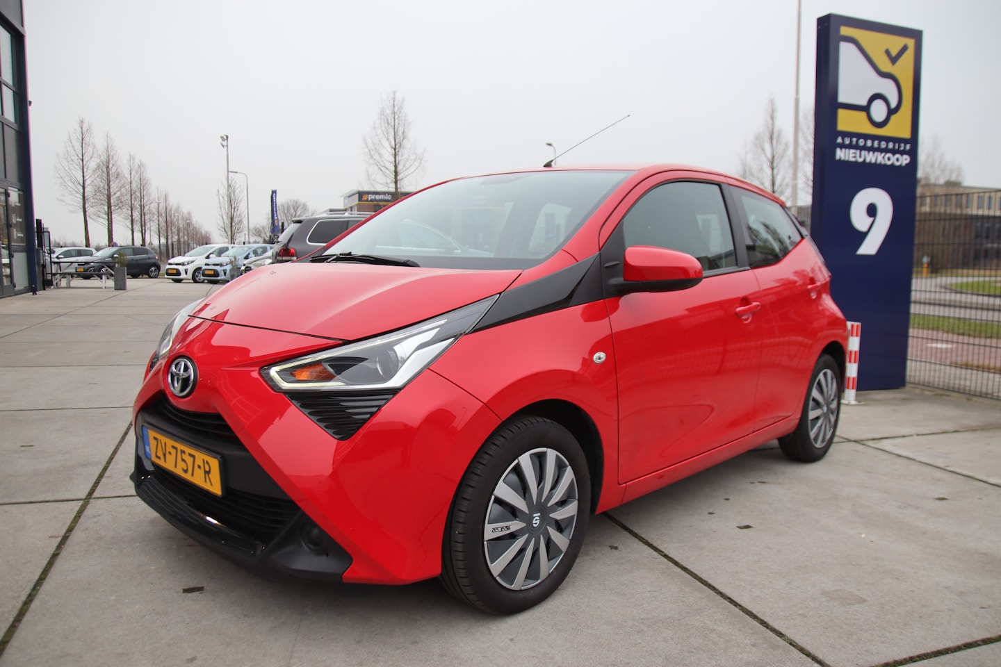 Toyota Aygo - 1.0 VVT-i x-play Automaat, Carplay, NL auto, nieuwstaat! Aanbieding! - AutoWereld.nl