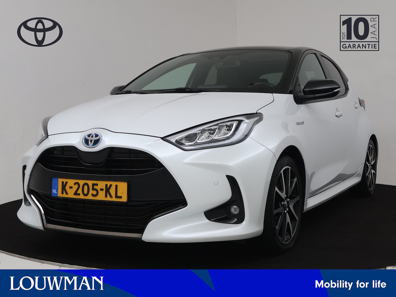 Toyota Yaris - 1.5 Hybrid Executive | Navigatie | JBL | Head up Display | Panoramadak | Stoel en stuurwie - AutoWereld.nl