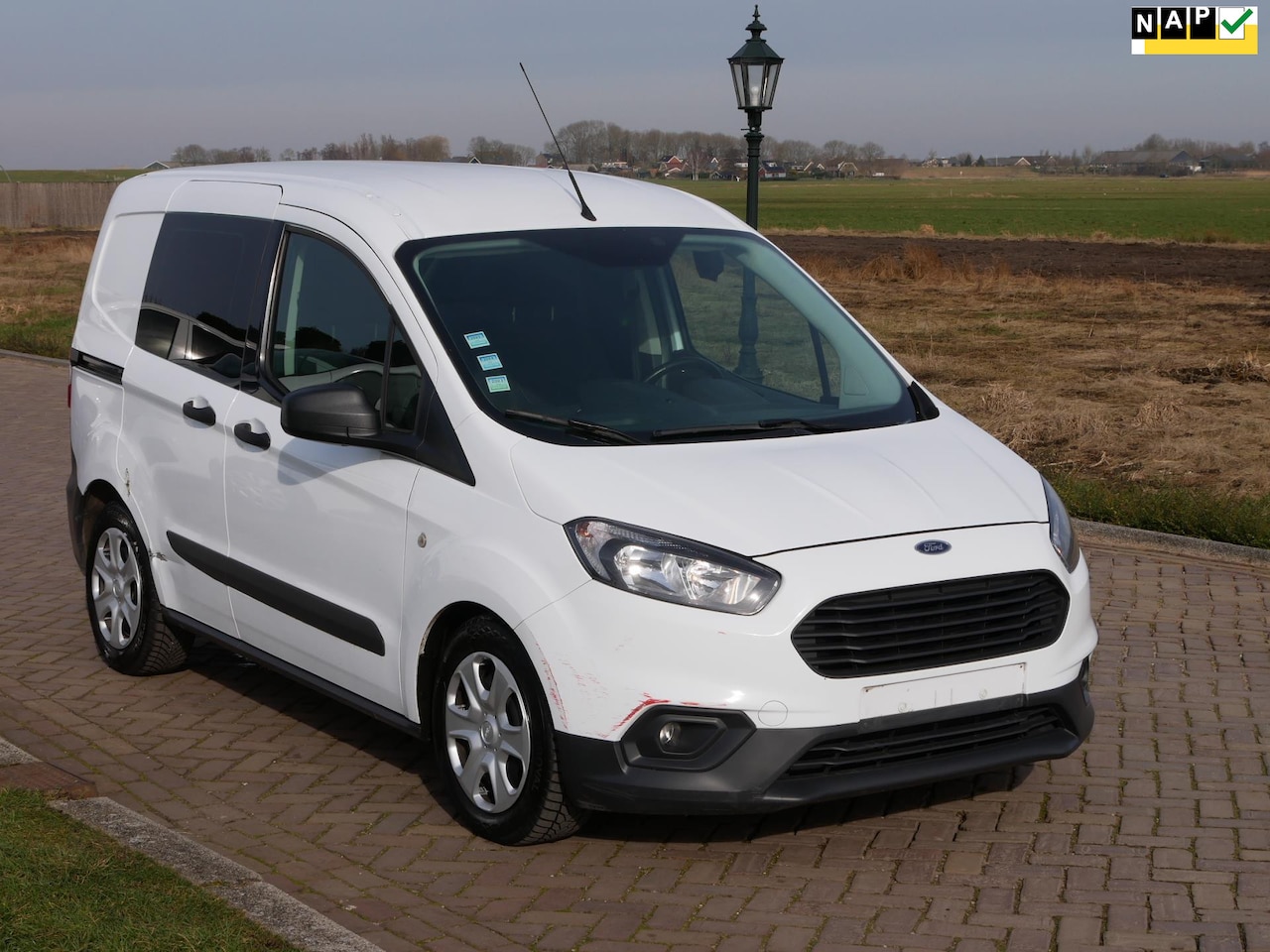 Ford Transit Courier - 1.5 TDCI Limited Duratorq S&S AC ** 2022 !!! ** - AutoWereld.nl