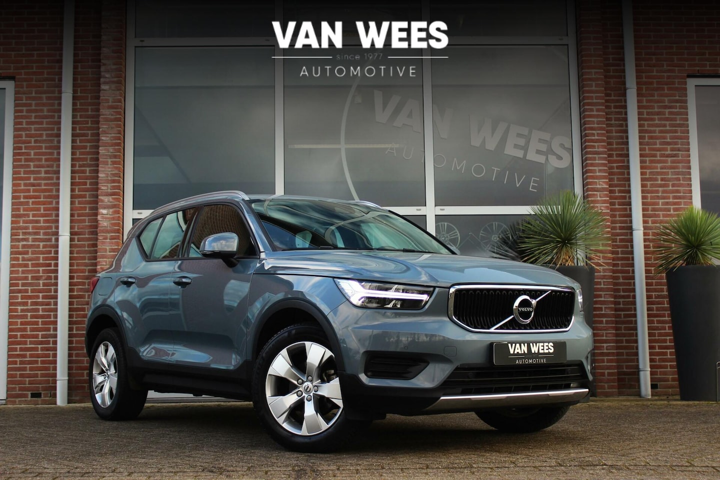 Volvo XC40 - 1.5 T3 Momentum Pro | NL auto | Inc btw | LED | Camera | Navi | 18 inch | Half leer | 163 - AutoWereld.nl