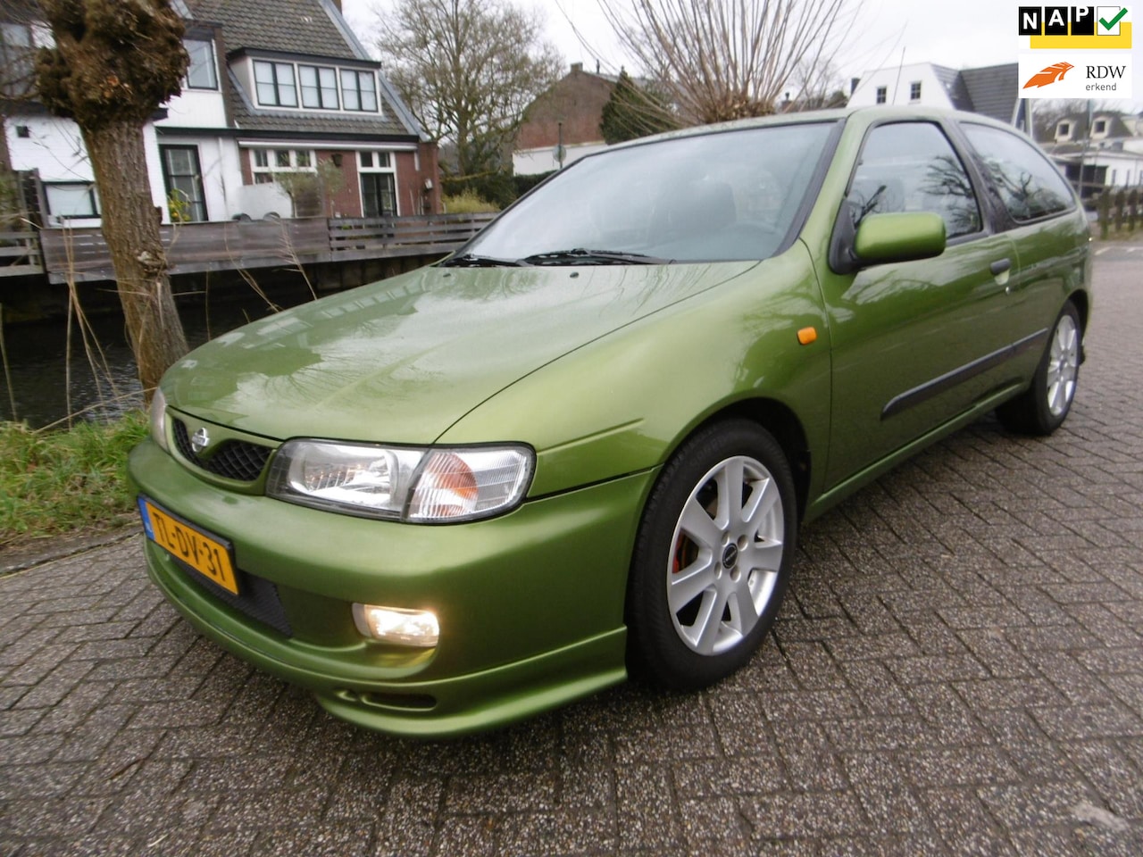 Nissan Almera - 1.6 SR 100pk Airco Keurige auto voor liefhebber - AutoWereld.nl