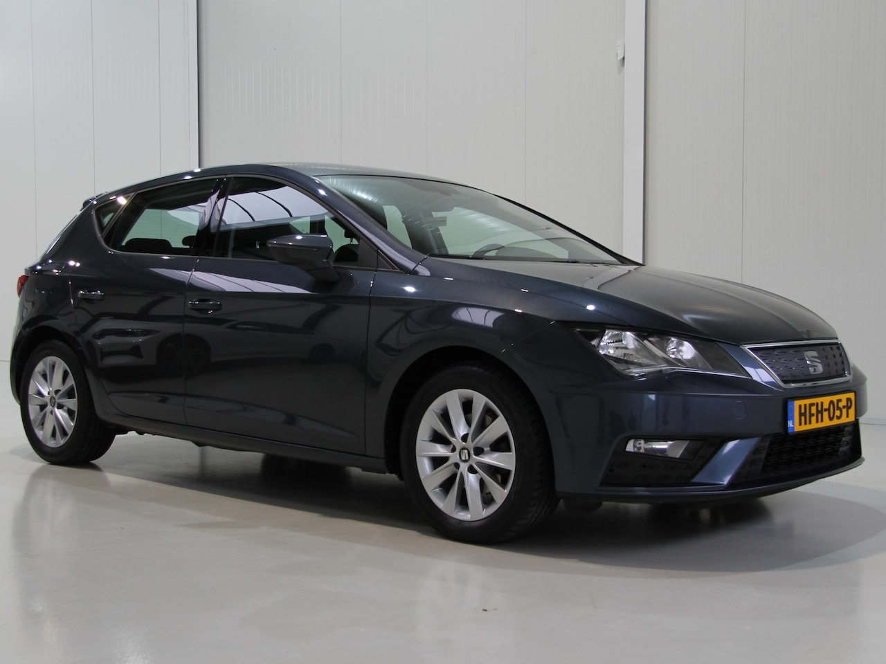 Seat Leon - 1.0 TSI 116pk DSG Style | Navi | Beats audio - AutoWereld.nl