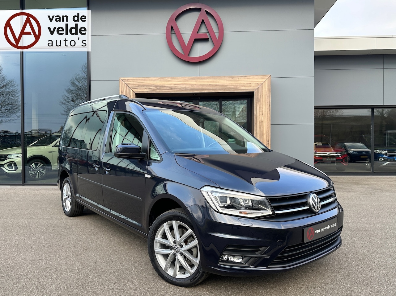 Volkswagen Caddy Maxi - 1.4 TSI DSG Trendline | Trekhaak | Xenon | Navi | Adapt. Cruise | Rijklaar incl. garantie - AutoWereld.nl