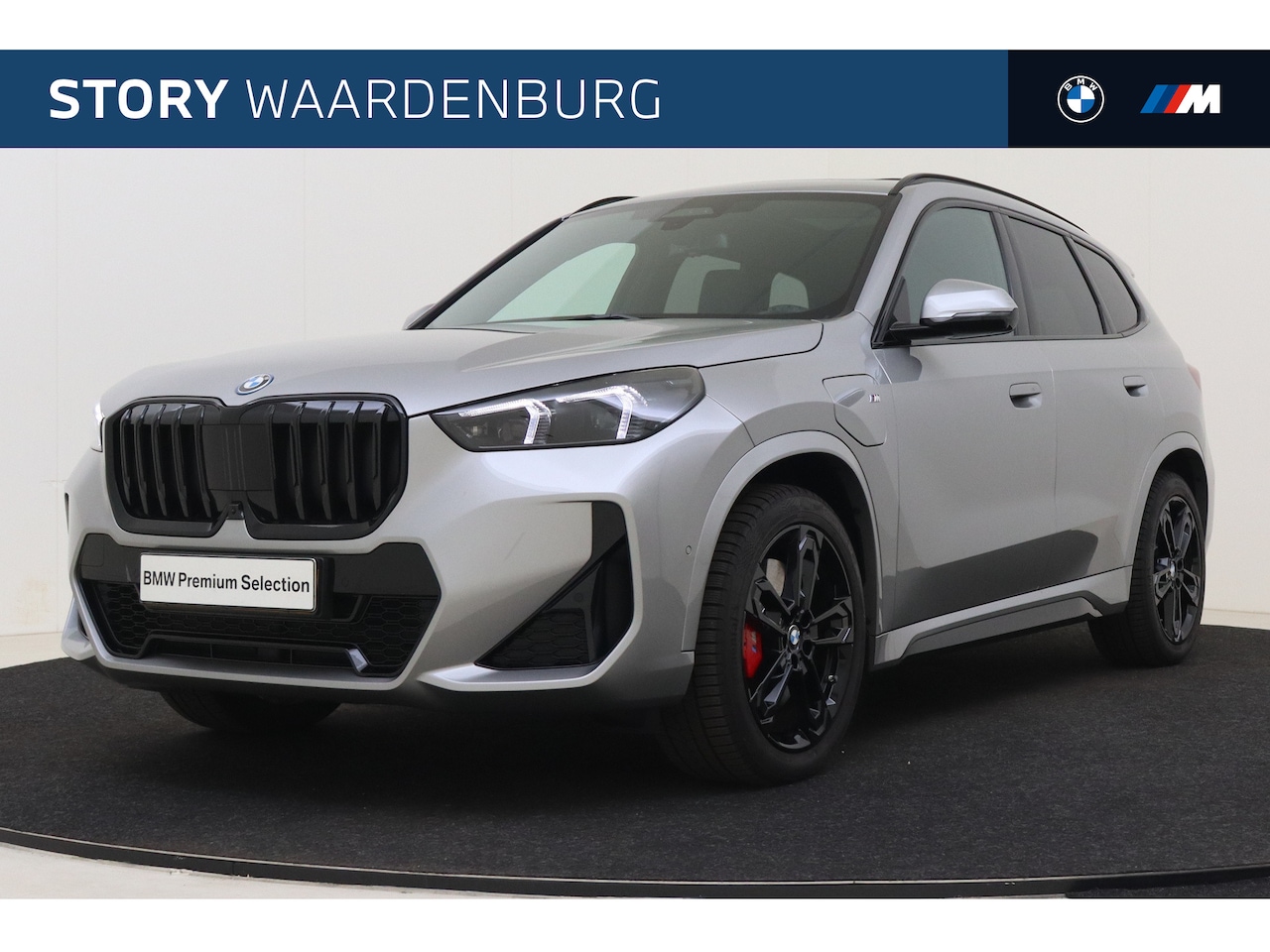 BMW X1 - xDrive25e High Executive M Sport Automaat / Panoramadak / Trekhaak / M Adaptief onderstel - AutoWereld.nl