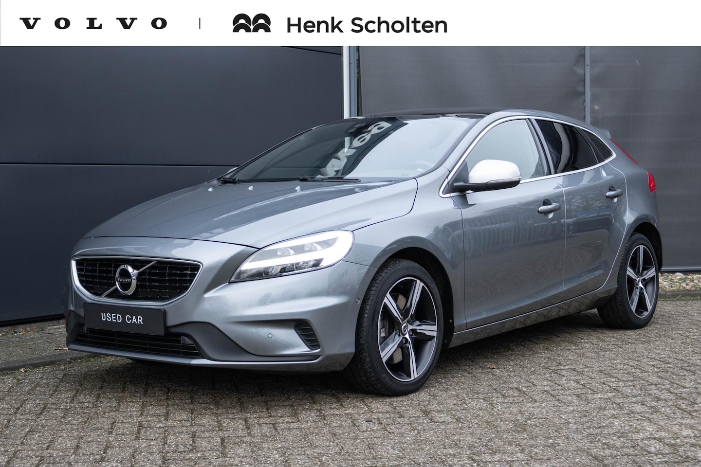 Volvo V40 - T3 Automaat Polar+ Sport | Panoramadak| Premium Audio| Alarmklasse 3| Park Assist Voor en - AutoWereld.nl