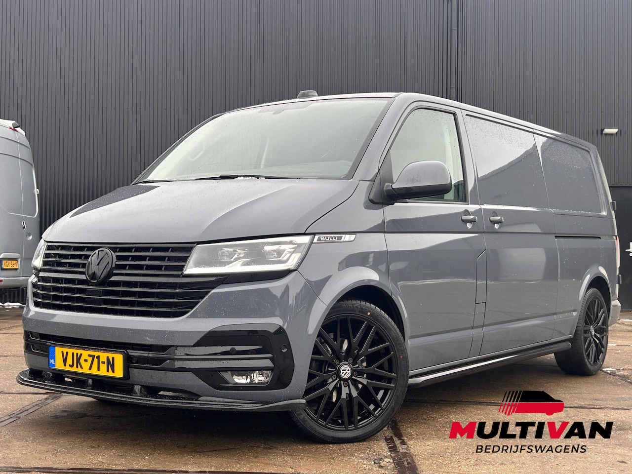 Volkswagen Transporter - 2.0 TDI L2H1 Bulli | Digital Cockpit | 2x Schuifdeur |LED | - AutoWereld.nl