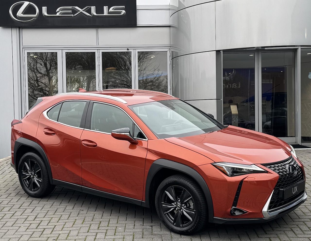 Lexus UX - 250h Luxury Line FACELIFT LEDER EL-STOELEN STOELVERW GROOTSCHERM - AutoWereld.nl