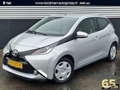 Toyota Aygo - 1.0 VVT-i x-play Navigatie, Achteruitrijcamera, Bluetooth, 5-deurs