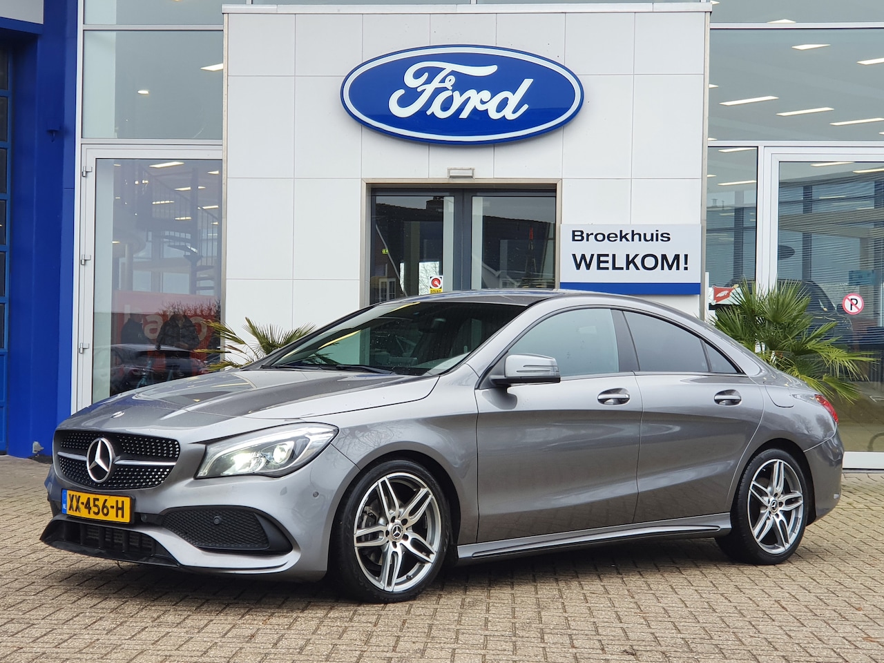 Mercedes-Benz CLA-Klasse - 180 AMG | Stoelverwarming | Cruise Control | Camera | Navigtatie - AutoWereld.nl