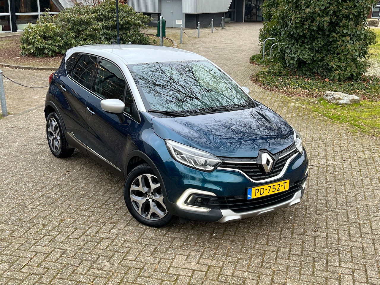 Renault Captur - 1.2 TCe Intens 120pk - Automaat - Camera - Trekhaak - PDC - ECC - Bluetooth - Navigatie - Cruise Control - AutoWereld.nl