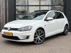 Volkswagen Golf - 1.4 TSI GTE | Pano | LED | ACC | LMV 18" | Navi | All-season | Keyless |