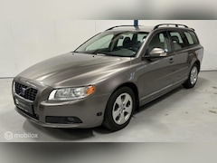 Volvo V70 - 2.5FT Momentum AUTOMAAT / YOUNGTIMER