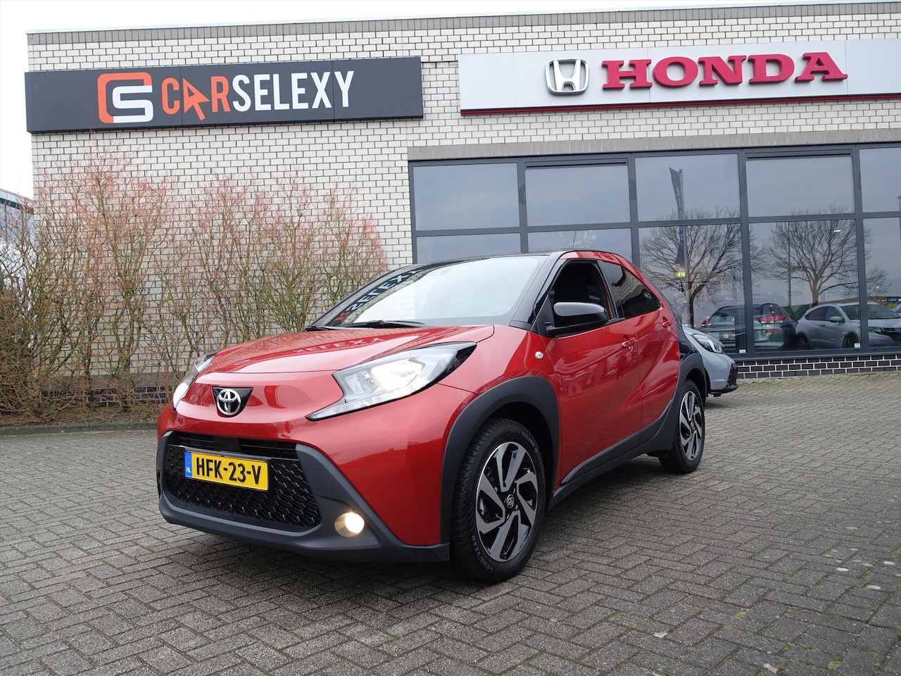 Toyota Aygo X - 1.0 VVT-i MT 72pk Pulse Bi-Tone 4 Seizoenbanden - AutoWereld.nl