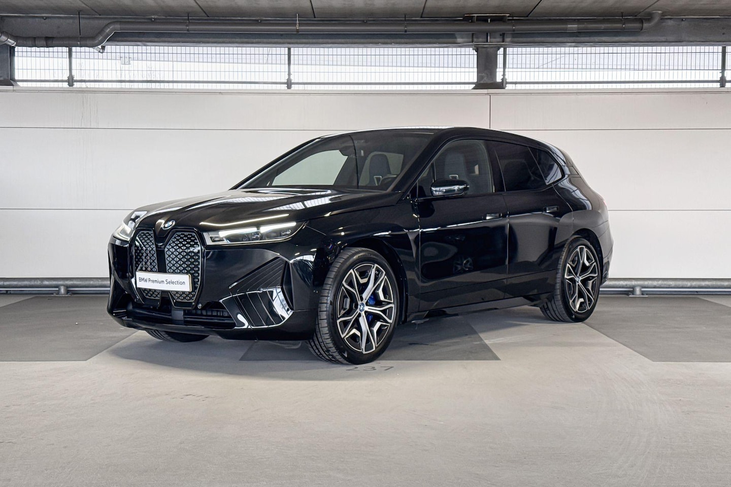 BMW iX - xDrive40 Business Edition Plus 77 kWh - AutoWereld.nl