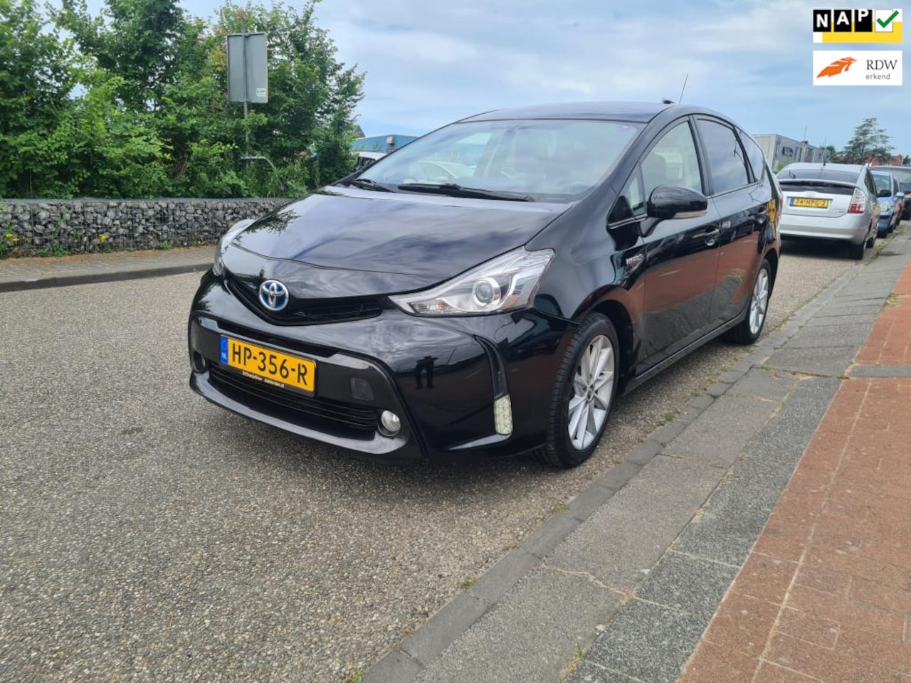 Toyota Prius Wagon - Garantie December 2015 Pano Dak Camera Half Leer Bekleding - AutoWereld.nl