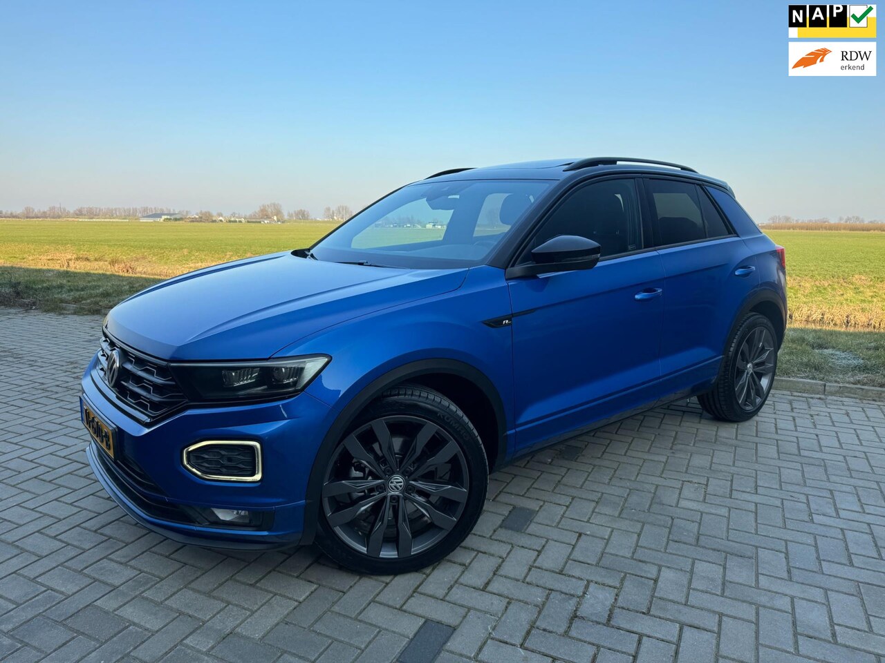 Volkswagen T-Roc - 1.5 TSI Sport 2018 R-Line R Line Automaat Black Optic Panoramadak Airco Clima Adaptive Cru - AutoWereld.nl