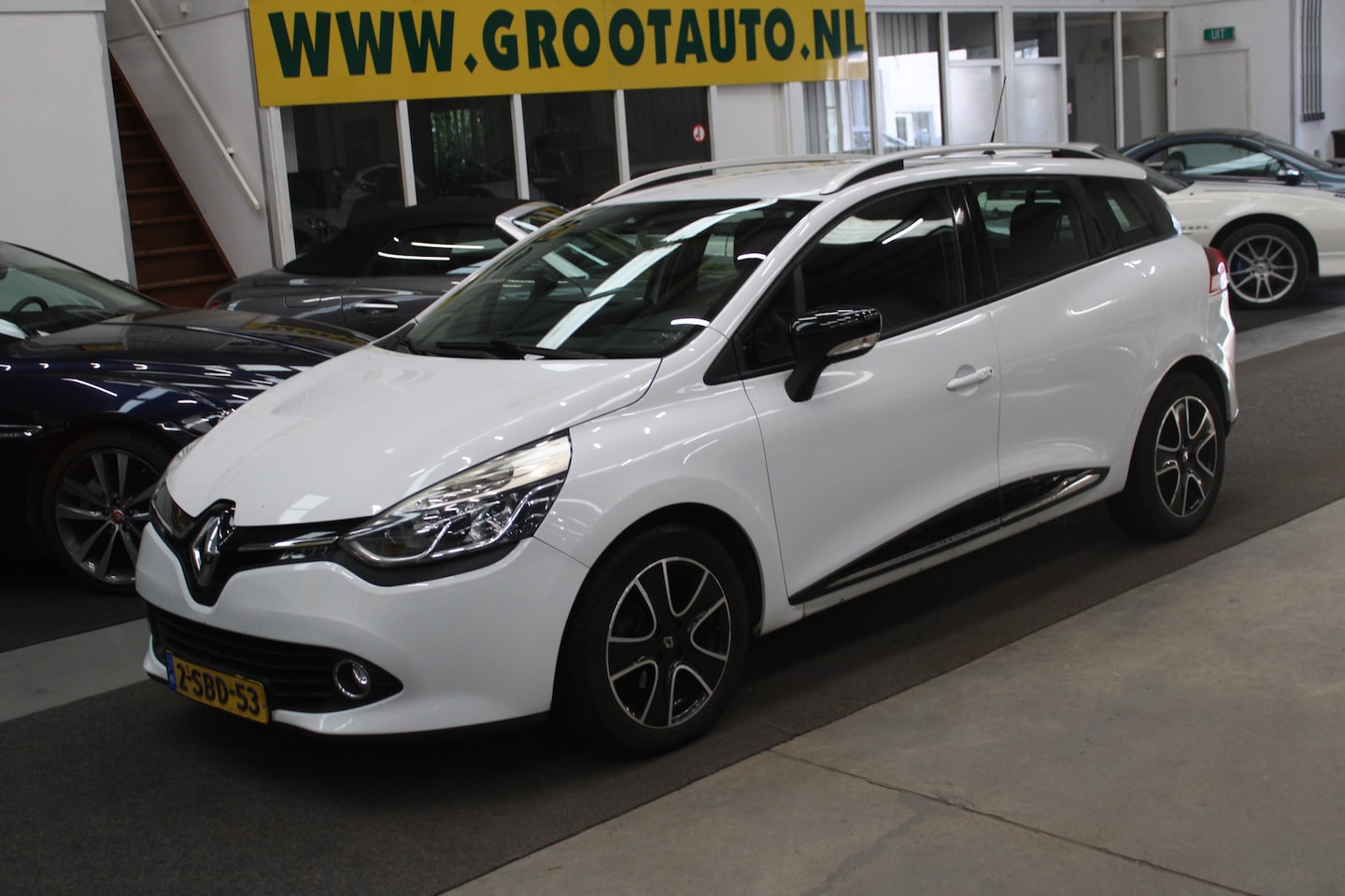 Renault Clio Estate - 0.9 TCe Expression NAP, Airco, Navi, Cruise control, Stuurbekrachtiging - AutoWereld.nl