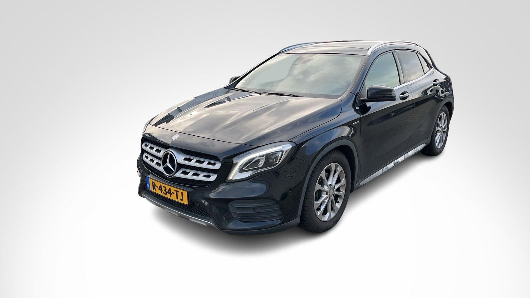 Mercedes-Benz GLA-Klasse - GLA 200 Automaat AMG Line | Panoramadak | Sfeerverlichting | Stoelverwarming | Parkpilot | - AutoWereld.nl