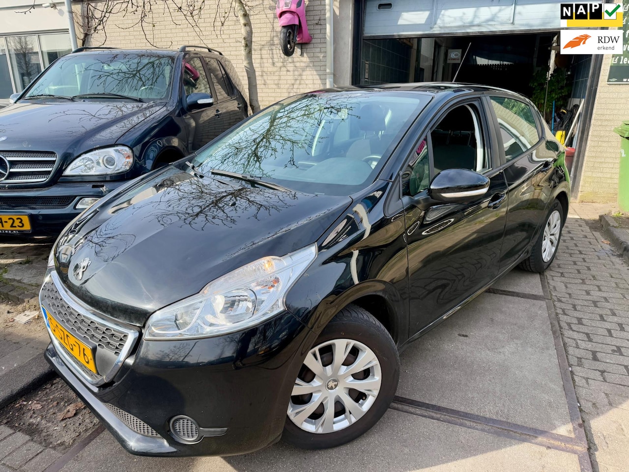 Peugeot 208 - 1.2 VTi Active Apk|Airco|Boekjes|Nw.Distributie - AutoWereld.nl